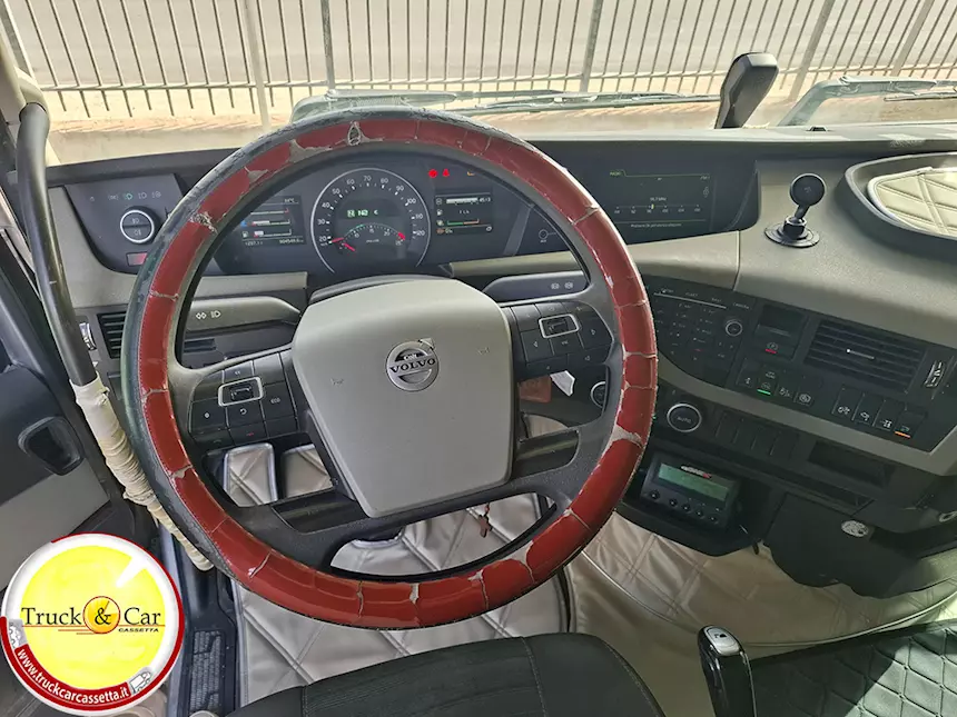 Foto 5Volvo FH 500 - 2015 - trattore con Impianto Idrauli Km 904549, marca MENCI