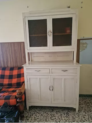 Mobile antico in legno Verniciato