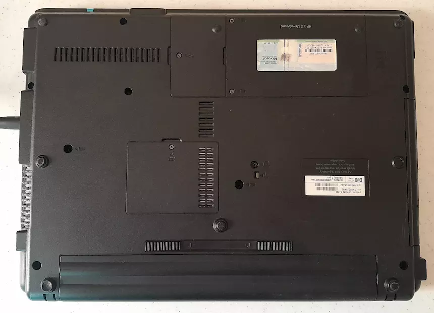 Foto 5 Portatile Laptop Notebook Marca HP Compaq 6735s completo di tutto