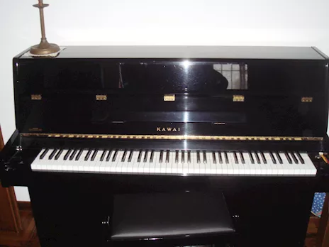 Pianoforte verticale Kawai CE-8N nero lucido