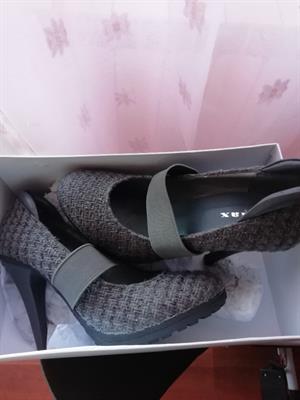 Scarpe donna grigie e nere, mis. 36, invernali