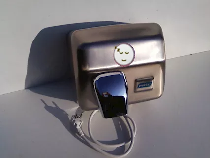 Miscelatore elettrico per lavandino