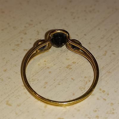 Anello d'oro 750 con zaffiri