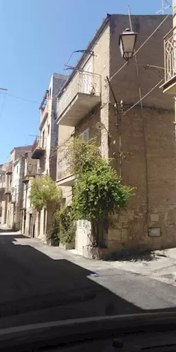 Casa ad Aragona
