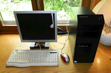 PC Lenovo Pentium Dual E5400, RAM 4 GB, HD 300 GB, Win 7, in ottime condizioni - Foto 2