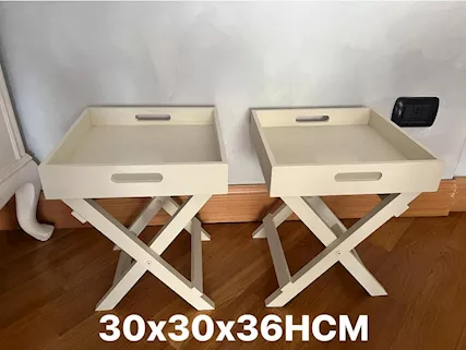 Coppia tavolini da caffè in legno