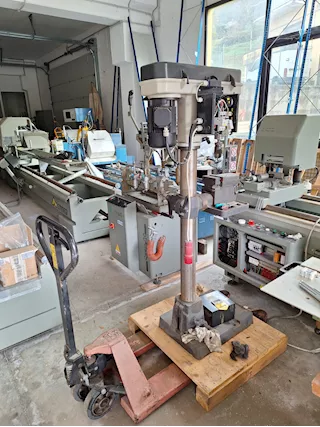 Trapano a colonna V22 Serrmac