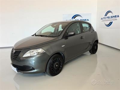 Lancia Ypsilon 1.2 69 CV 5 porte Gold pari al nuovo