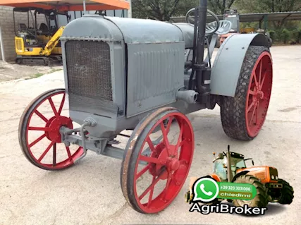 Trattore d'epoca Intern. Harvester IH