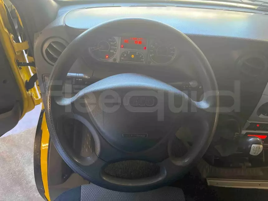 Foto 11Iveco Daily, 2012, 30 posti, Euro 5, km 175.455, cambio: manuale