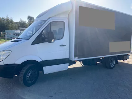 Mercedes Sprinter 3500KG con sponda caricatrice