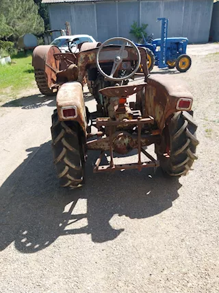 Trattore Eron - Meroni per collezionisti - 4x4 - Va in moto - Foto 3