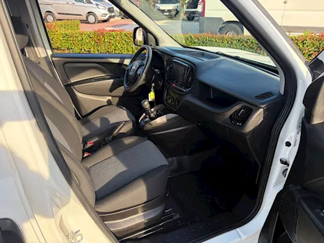 FIAT DOBLO 1.6MJT 105CV E6D.I 2022 Km 45000 Euro 6, unico proprietario - Anteprima 6