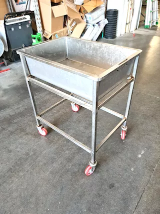 Carrello porta carne con vasca estraibile usato