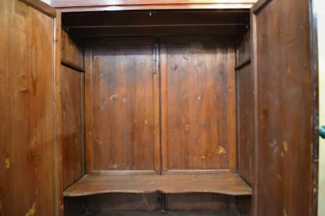 Antico armadio bifacciale toscano dei primi del 900, in legno massello - Anteprima 3