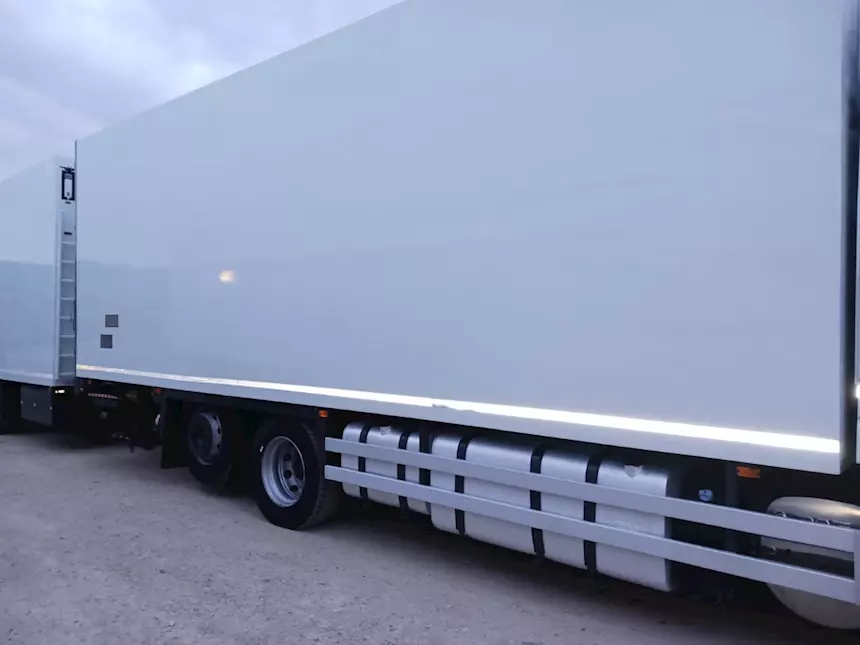 Foto 3 AUTOTRENO BIGA Marca DAF 105-460 Frigo e Isotermico Anno 2014