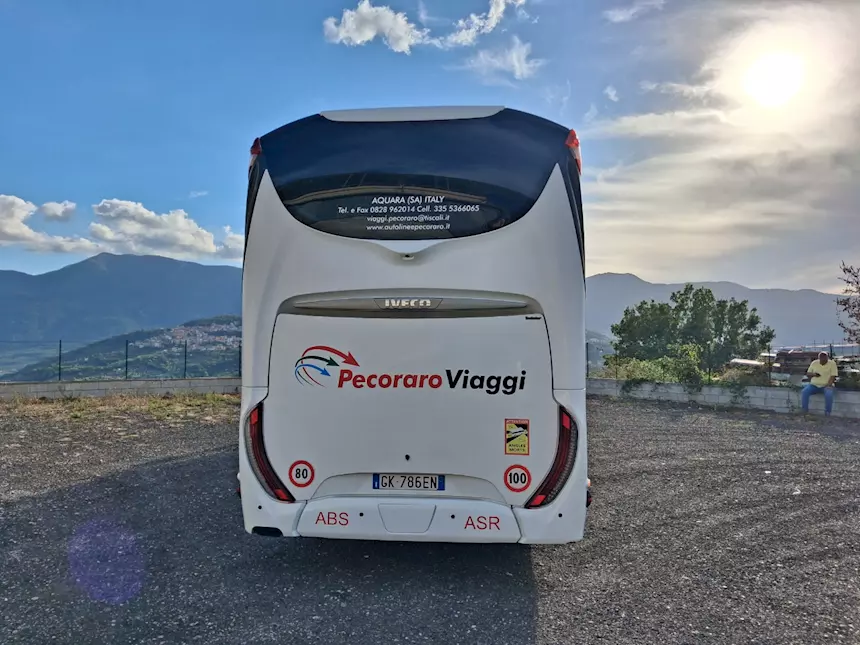 Foto 5Vendo magelys anno 2017 Euro 6 posti Iveco Km 0, cambio manuale