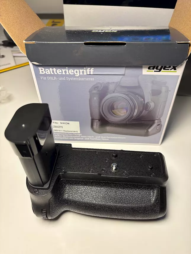 Batteriegriff Marca Nikon, mai usato