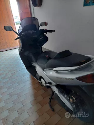 Yamaha T-Max - 2001 - Foto 2