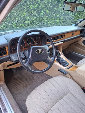 Jaguar XJ6