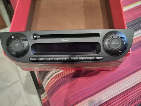 Autoradio Fiat 500 anno 2011 e seguenti come nuova