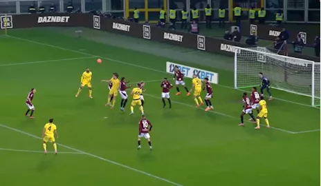 Partite di calcio di varie squadre e sintesi delle stagioni