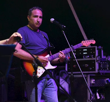 Impartisco lezioni di chitarra