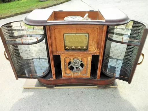 Mobile Bar con Giradischi d’epoca marca UNDA
