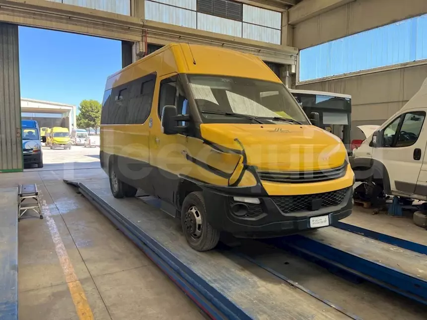 Foto 7Iveco Daily, 2019, 19 posti, Euro 6 Km 87972, cambio: manuale