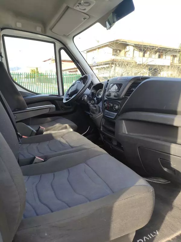 Foto 6Iveco Daily 35C14 furgone 4,1 m e sponda 2021 Euro 6 Km 150000
