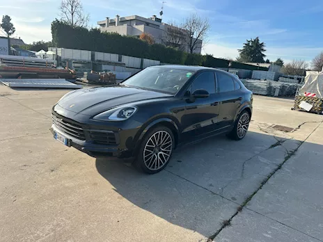Autovettura Porsche Cayenne Coupé