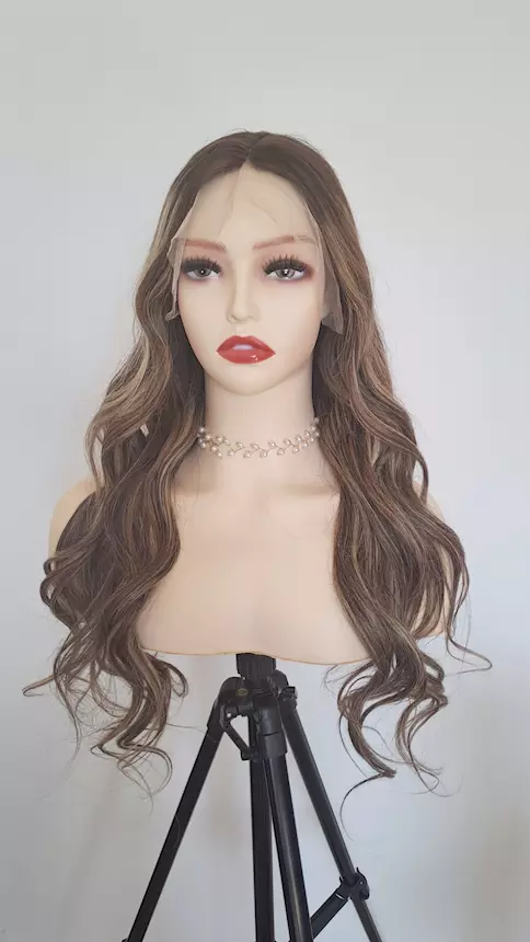 Foto 4Traspirante lace parrucca con capelli balayage