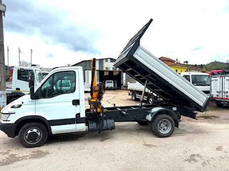 Camion Iveco Daily 35C17 ribaltabile e gru, marca Effer - Foto 5
