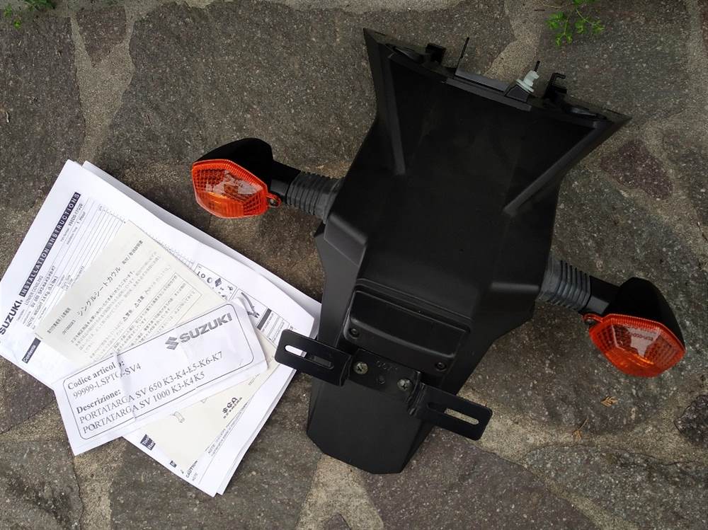SUZUKI portatarga + frecce mod. SV.