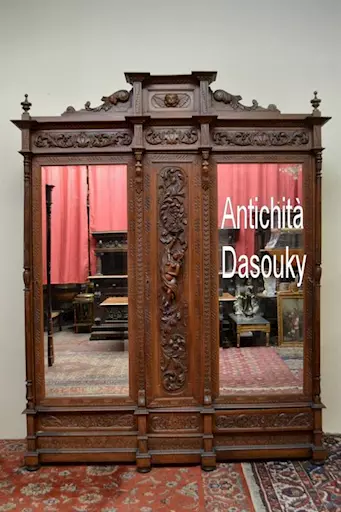 Armadio a tre ante stile Umbertino del XX secolo