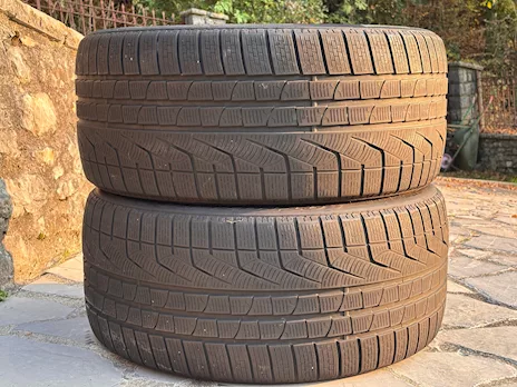2 x Gomme Invernali Pirelli Sottozero 275/35 R20