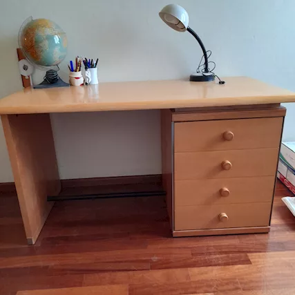Scrivania moderna