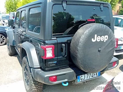 Jeep Rubicon 2022 sinistrata