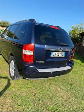 Kia carneval