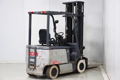 Carrello elevatore elettrico da 2500 kg - Foto 4