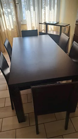 Tavolo completo di 6 sedie