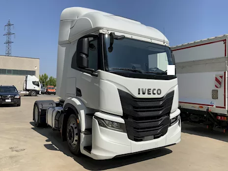 Iveco Stralis S Way 460 - AT440S46 T/P Anno 2020 Km 546659, colore bianco - Anteprima 3