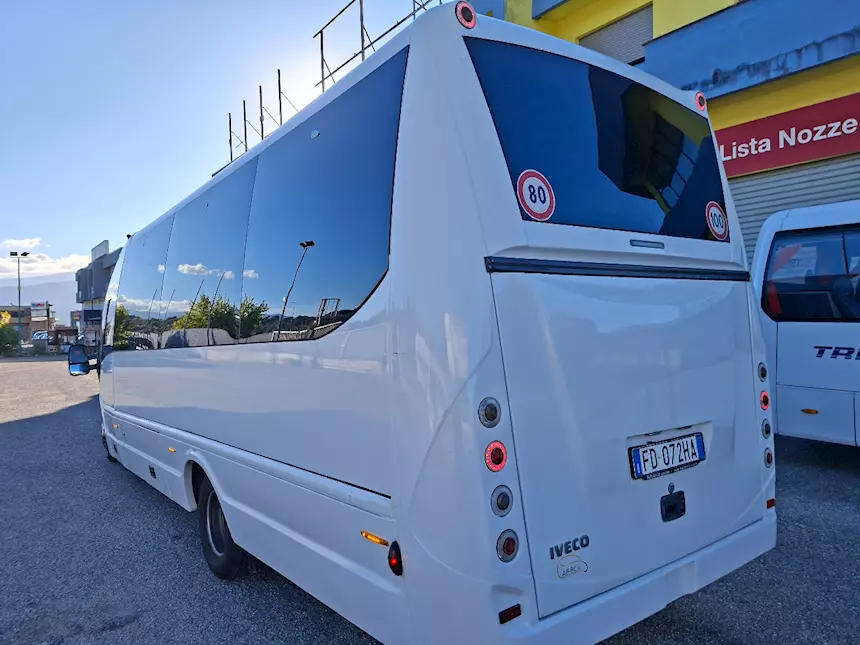 Foto 2Iveco Rosero first class Anno 2010 Km 550000 Euro 4
