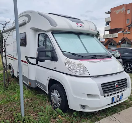 Camper Semi-integrale Adria Matrix Axess M650 SK su