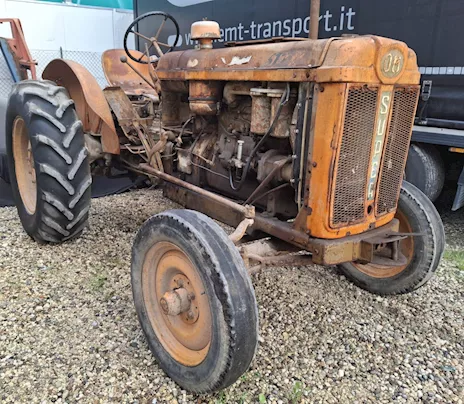 Trattore gommato OM 512 SUPER