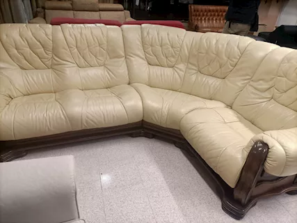 Divano in pelle usato