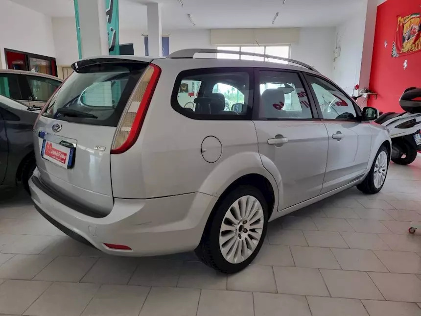 Ford Modello Focus 1.6 TDCI 90 CV SW Anno 2009 Km 180000 Station Wagon - Foto 3