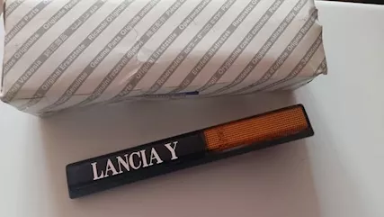 Freccia laterale sinistra Lancia Y