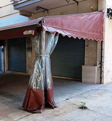 Tenda con Struttura per Attività Commerciali