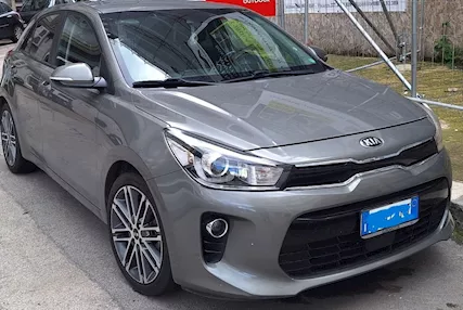 Kia Rio 1.4 CDRI 90CV 5 porte Anno 2017 Km 185000 Diesel, in buone condizioni - Anteprima 1